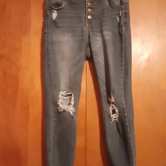 Ripped jeans - Picture 2 of 5